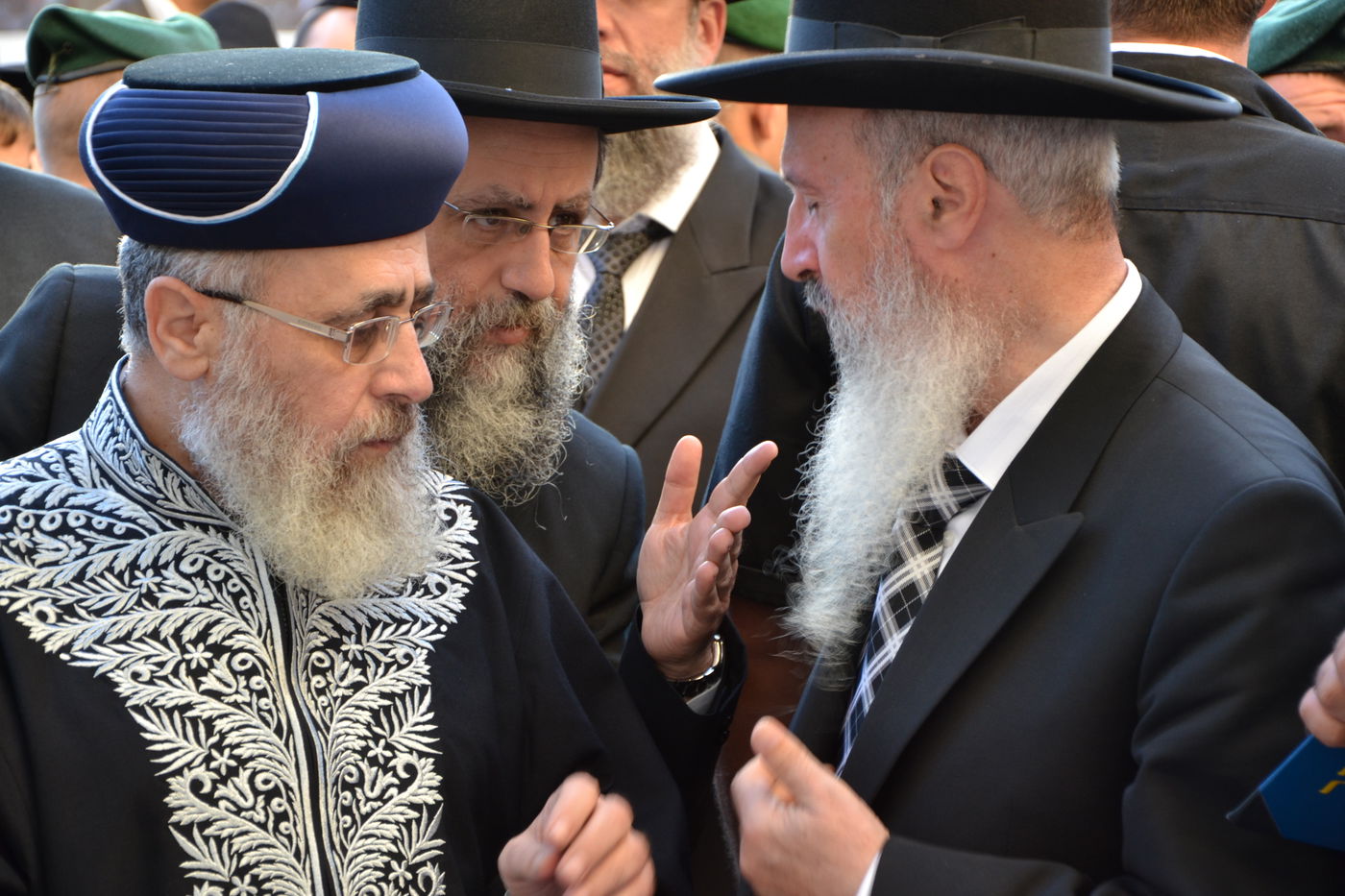 אלפים בעצרת תפילה לרפואת מרן הרב עובדיה יוסף