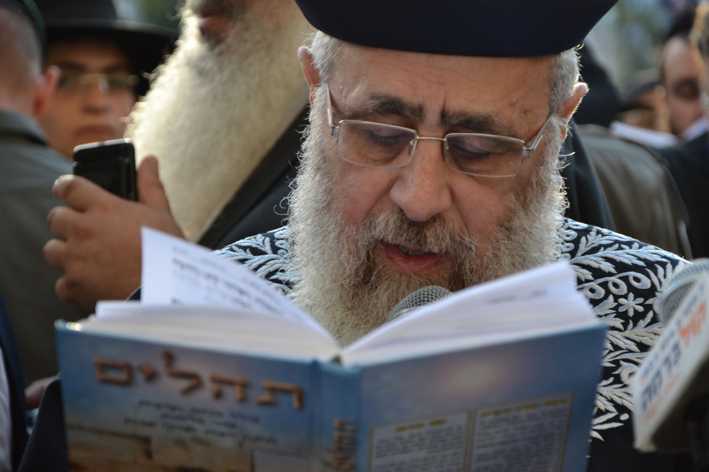 אלפים בעצרת תפילה לרפואת מרן הרב עובדיה יוסף