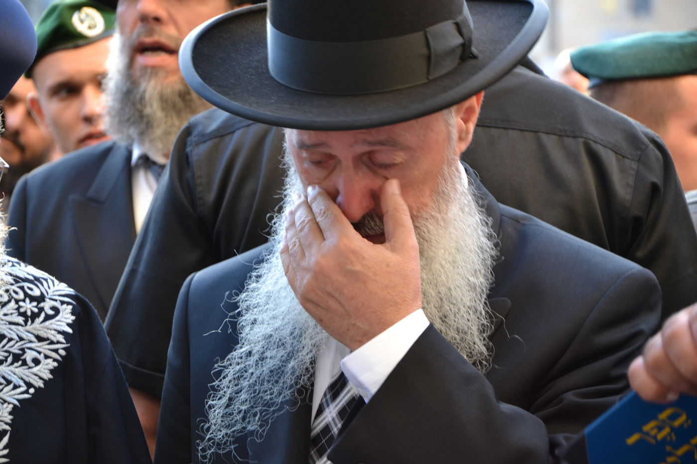 אלפים בעצרת תפילה לרפואת מרן הרב עובדיה יוסף