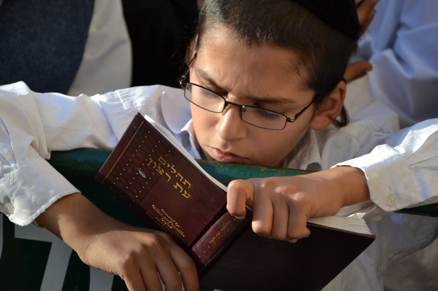 אלפים בעצרת תפילה לרפואת מרן הרב עובדיה יוסף