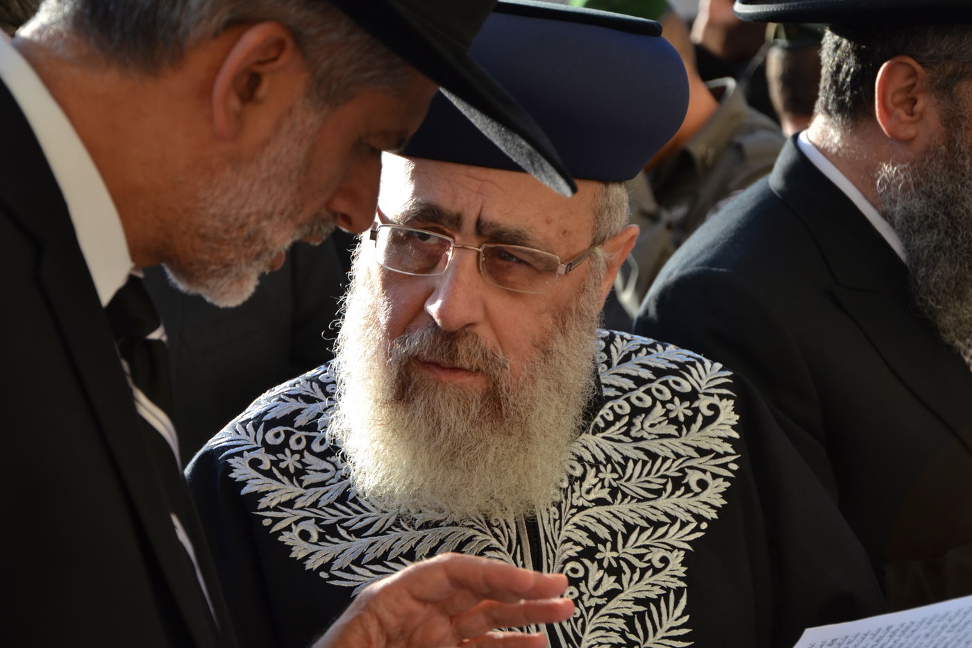 אלפים בעצרת תפילה לרפואת מרן הרב עובדיה יוסף