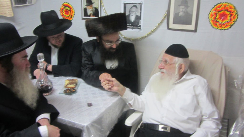 ביקורי החג של הרב מרדכי גרוס • גלריה