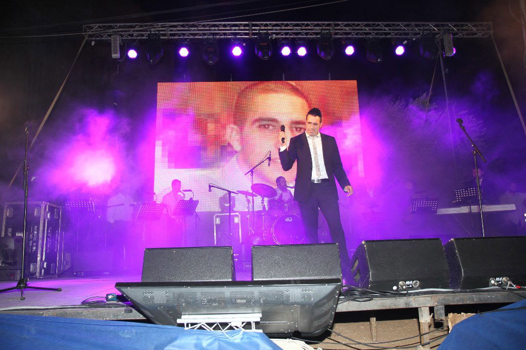 למרות הפיגוע: 30 אלף איש עלו לחברון וזכו למופע מרגש