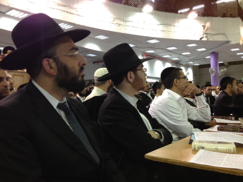 המונים מתחננים: רפואה שלמה למרן