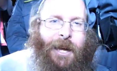 לאחר מאבק, בועז אלברט נעצר