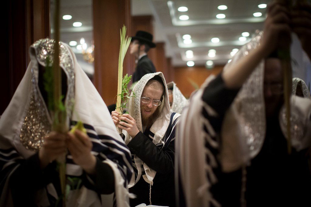 הוֹשִׁיעָה אֶת עַמֶּךָ • תיעוד: הושענא רבה בחצרות הקודש ובכותל המערבי