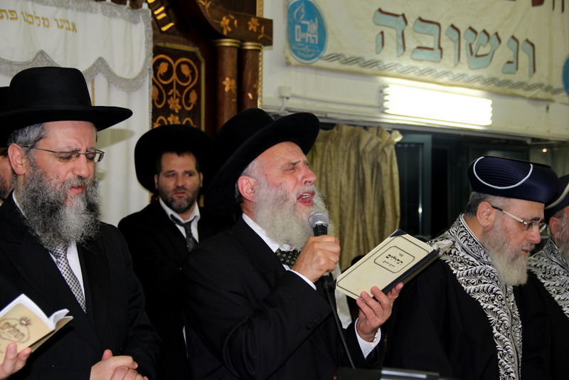 אור החיים: עצרת תפילה אדירה לרפואת מרן הרב חיים עובדיה יוסף