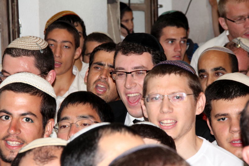 מי שברך לרב עובדיה בהקפות שניות של מרכז הרב