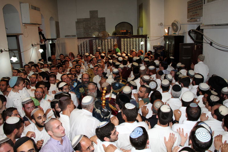 מי שברך לרב עובדיה בהקפות שניות של מרכז הרב