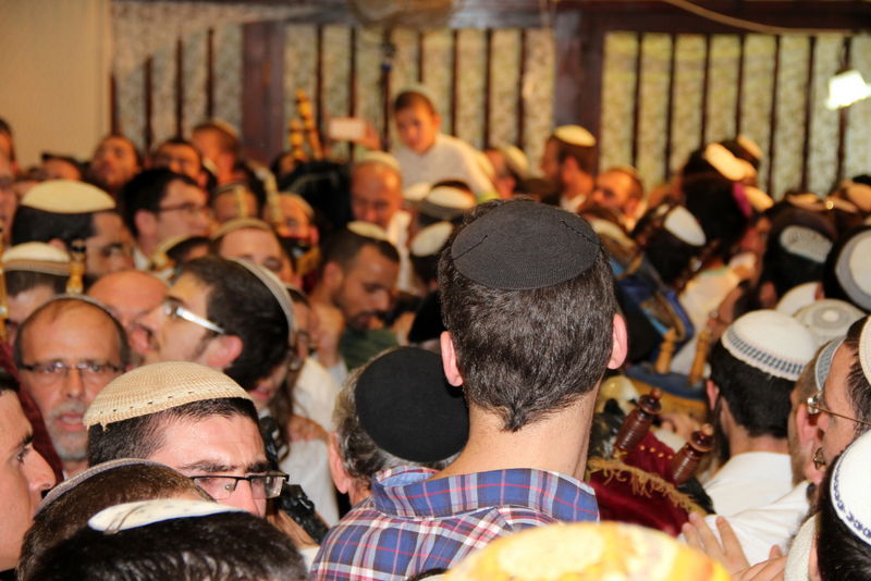 מי שברך לרב עובדיה בהקפות שניות של מרכז הרב