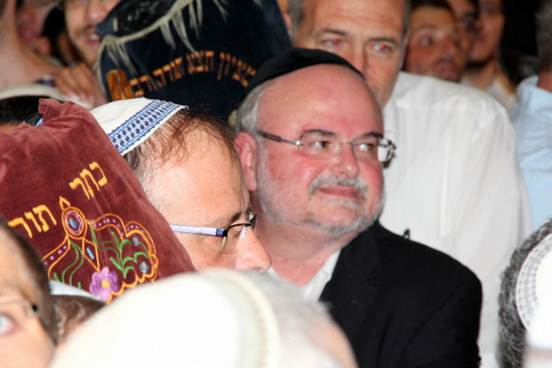 מי שברך לרב עובדיה בהקפות שניות של מרכז הרב