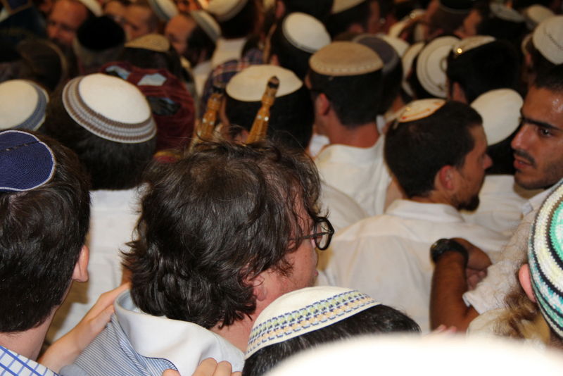 מי שברך לרב עובדיה בהקפות שניות של מרכז הרב