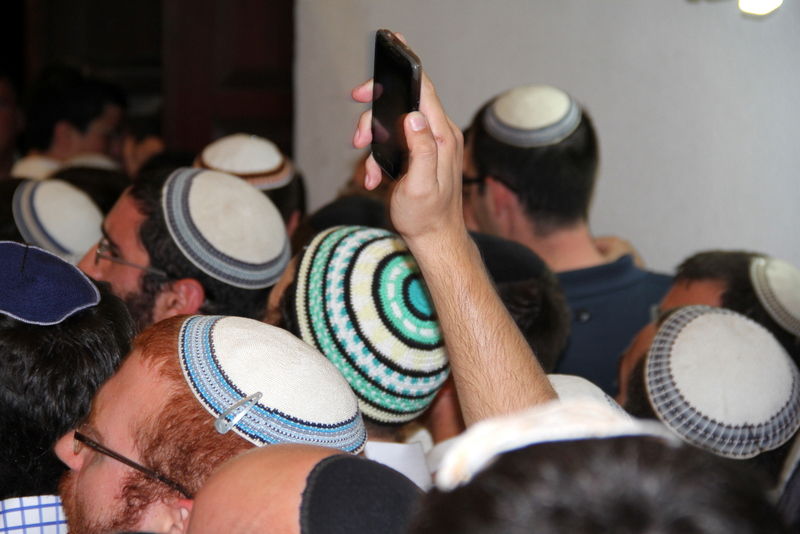 מי שברך לרב עובדיה בהקפות שניות של מרכז הרב