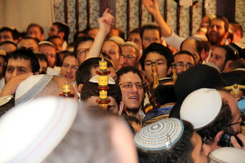 מי שברך לרב עובדיה בהקפות שניות של מרכז הרב