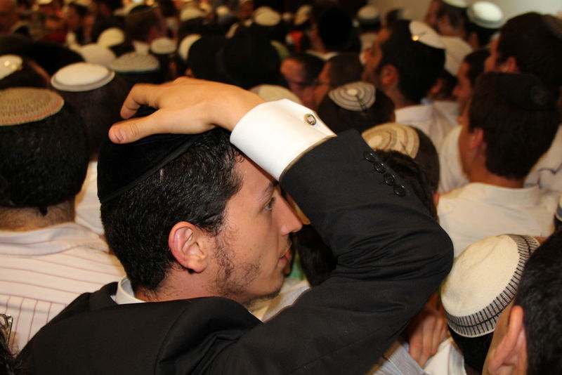 מי שברך לרב עובדיה בהקפות שניות של מרכז הרב