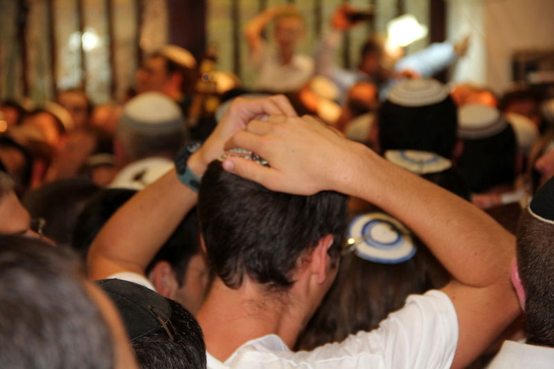 מי שברך לרב עובדיה בהקפות שניות של מרכז הרב