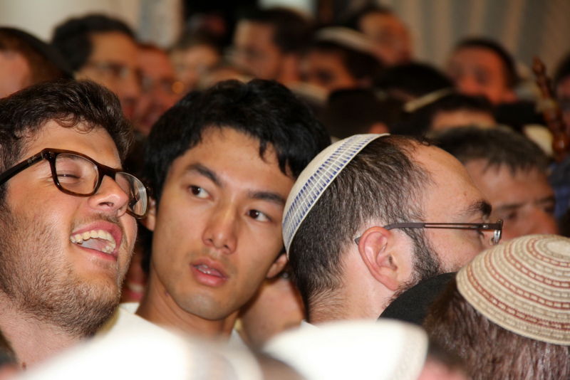 מי שברך לרב עובדיה בהקפות שניות של מרכז הרב