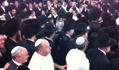 אחדות בהקפות השניות: חסידים לצד סרוגים