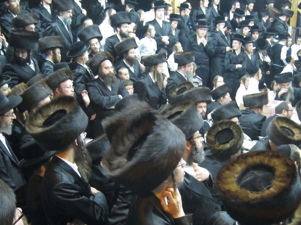 גלריה: "ושמחת בחגך" בנדבורנה עם האחים האדמו"רים