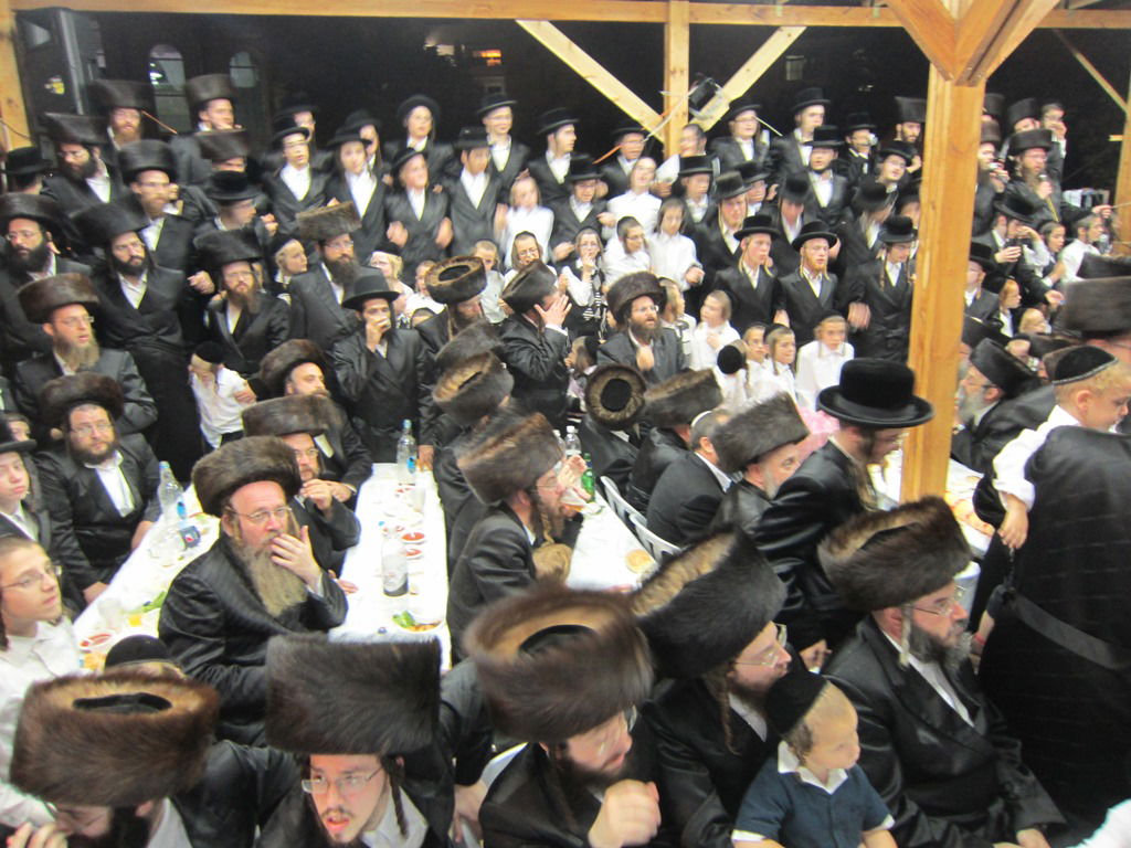 גלריה: "ושמחת בחגך" בנדבורנה עם האחים האדמו"רים