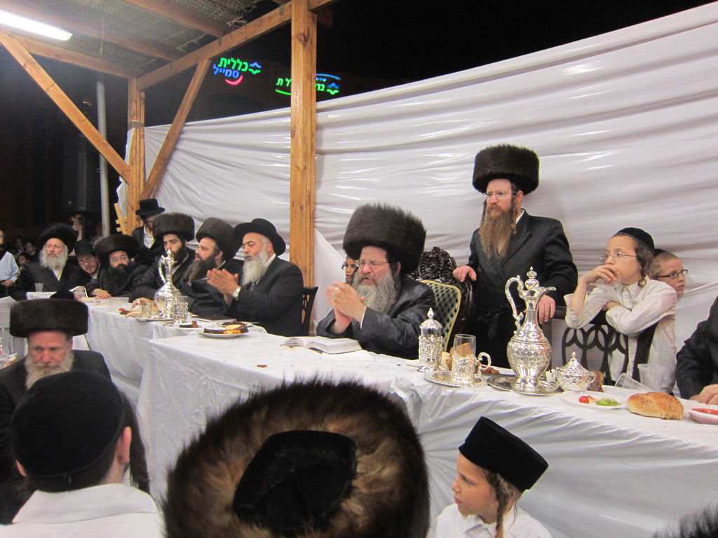 גלריה: "ושמחת בחגך" בנדבורנה עם האחים האדמו"רים