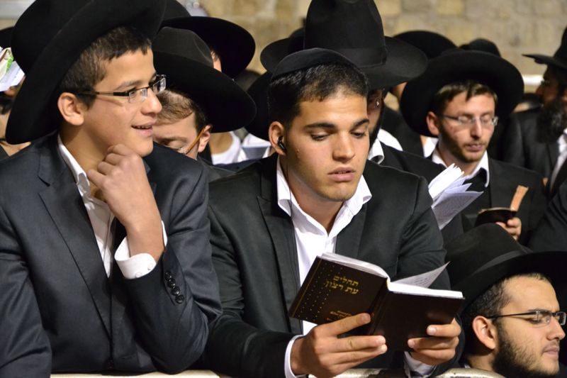 רבבות בעצרת ענק בכותל המערבי לרפואת הגרח"ע