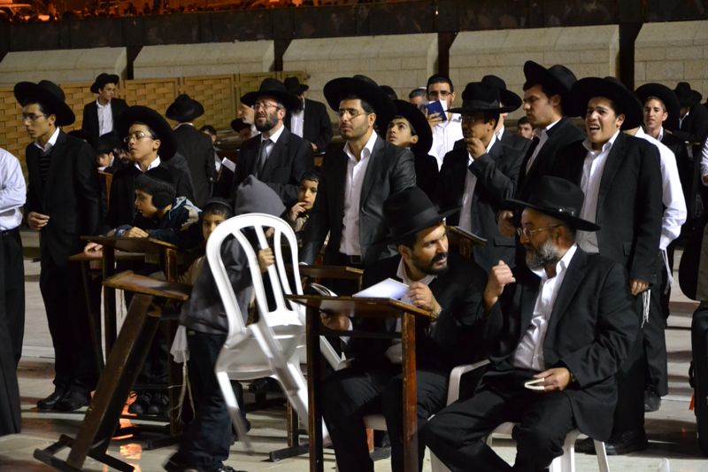 רבבות בעצרת ענק בכותל המערבי לרפואת הגרח"ע