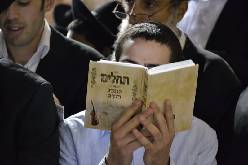 רבבות בעצרת ענק בכותל המערבי לרפואת הגרח"ע