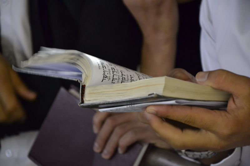 רבבות בעצרת ענק בכותל המערבי לרפואת הגרח"ע