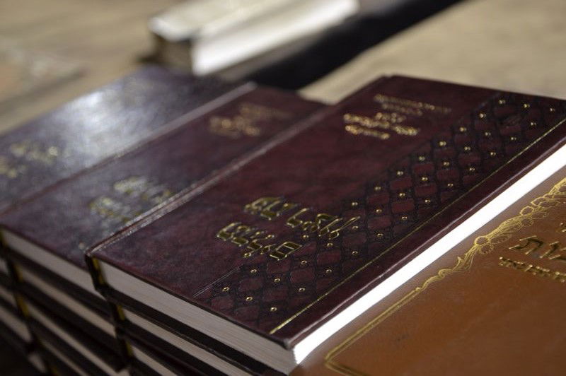 רבבות בעצרת ענק בכותל המערבי לרפואת הגרח"ע