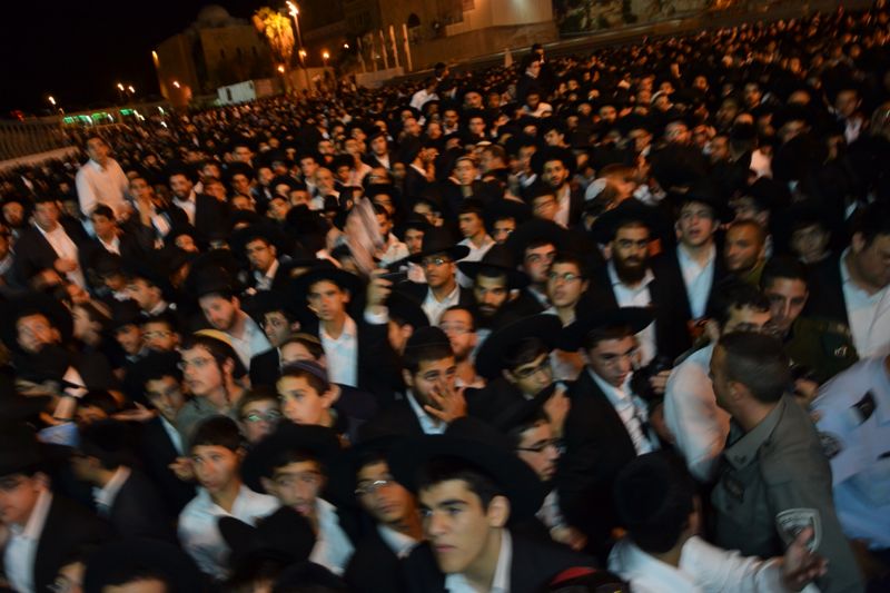 רבבות בעצרת ענק בכותל המערבי לרפואת הגרח"ע