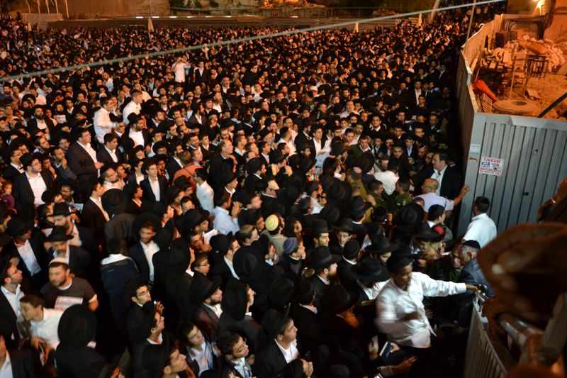 רבבות בעצרת ענק בכותל המערבי לרפואת הגרח"ע