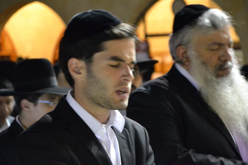 רבבות בעצרת ענק בכותל המערבי לרפואת הגרח"ע