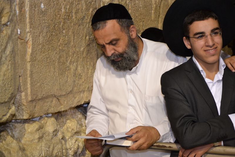 רבבות בעצרת ענק בכותל המערבי לרפואת הגרח"ע