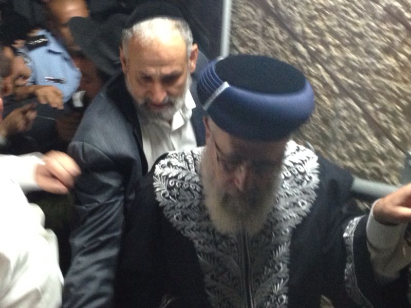 רבבות בעצרת ענק בכותל המערבי לרפואת הגרח"ע