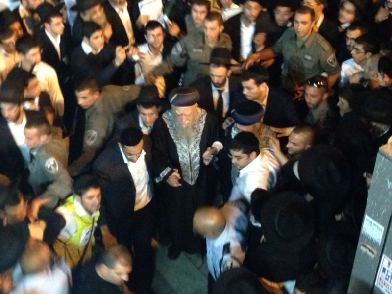 רבבות בעצרת ענק בכותל המערבי לרפואת הגרח"ע