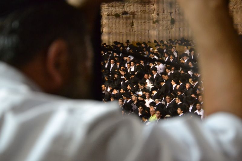 רבבות בעצרת ענק בכותל המערבי לרפואת הגרח"ע