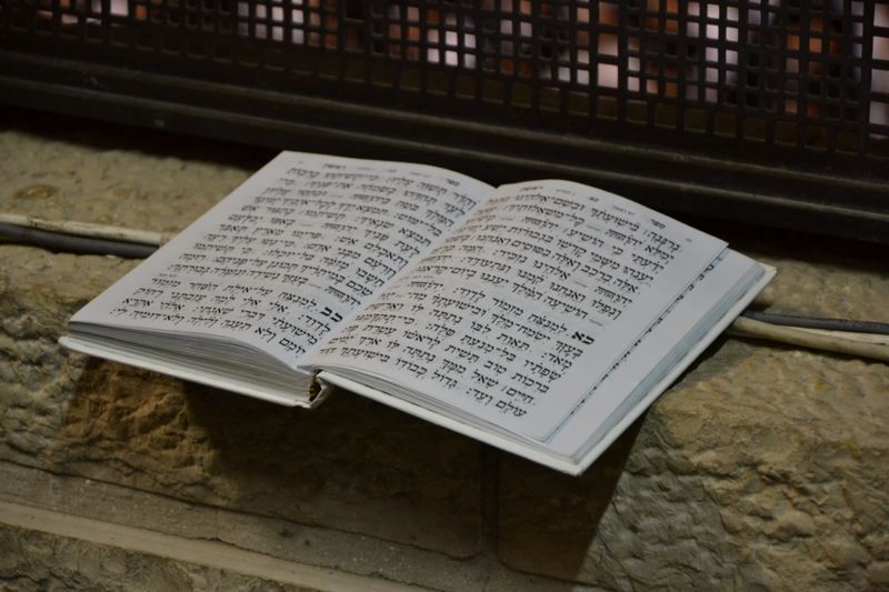 רבבות בעצרת ענק בכותל המערבי לרפואת הגרח"ע