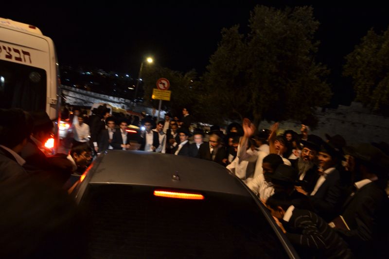 רבבות בעצרת ענק בכותל המערבי לרפואת הגרח"ע