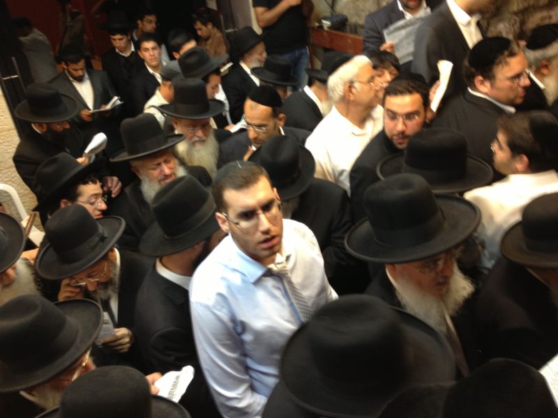 רבבות בעצרת ענק בכותל המערבי לרפואת הגרח"ע