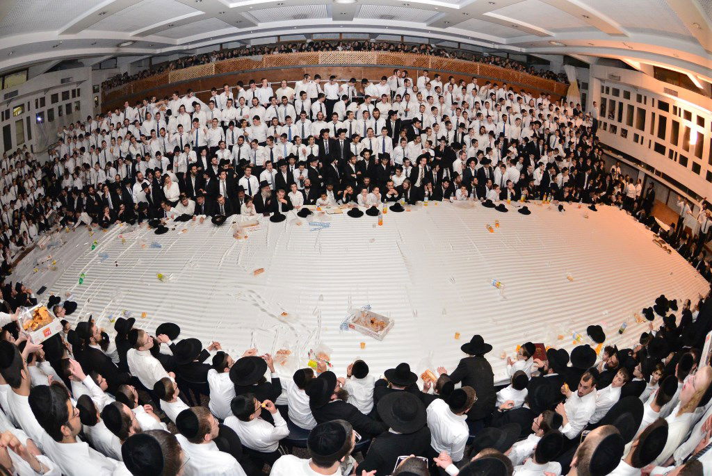 "טיש" ליטאי בישיבת פוניבז' • גלריה