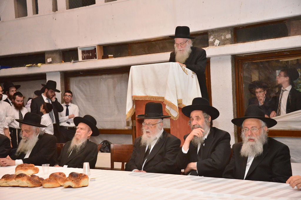 "טיש" ליטאי בישיבת פוניבז' • גלריה