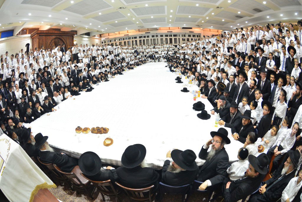 "טיש" ליטאי בישיבת פוניבז' • גלריה