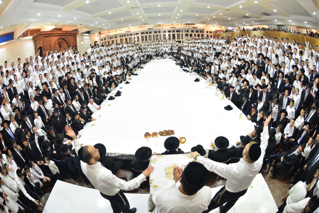 "טיש" ליטאי בישיבת פוניבז' • גלריה