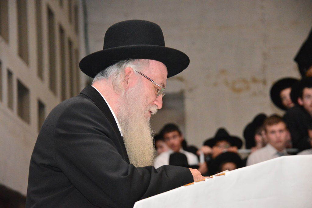 "טיש" ליטאי בישיבת פוניבז' • גלריה