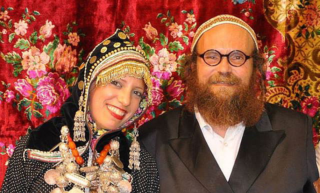 גרנות ובתו הכלה במהלך החינה