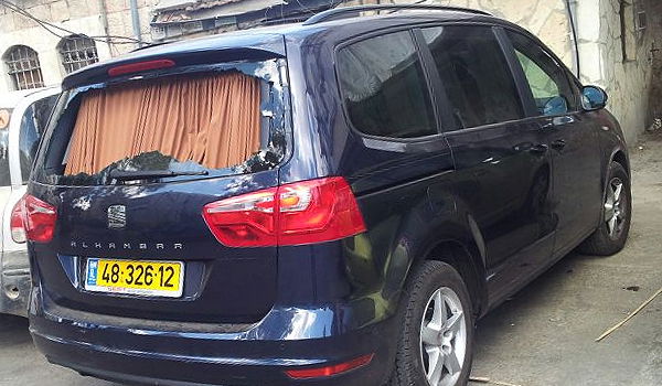 רכבו של האדמו"ר מתולדות אברהם יצחק נרגם בהר הזיתים