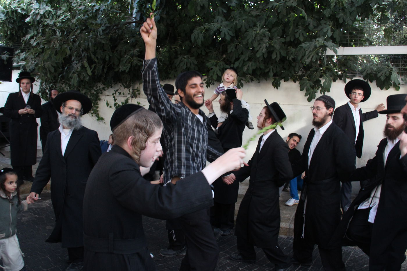 הילולת שמעון הצדיק: אלפים העתירו על הגרח"ע יוסף