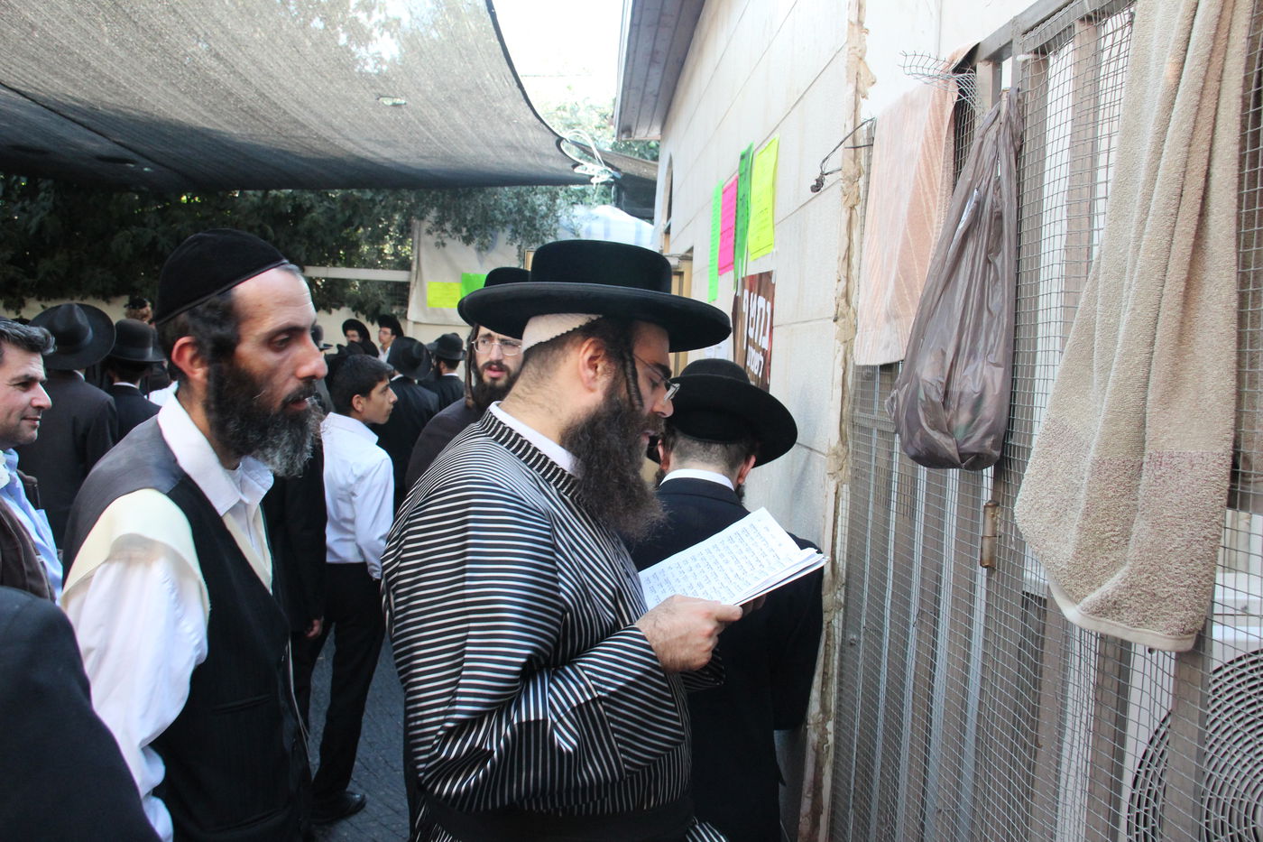 הילולת שמעון הצדיק: אלפים העתירו על הגרח"ע יוסף