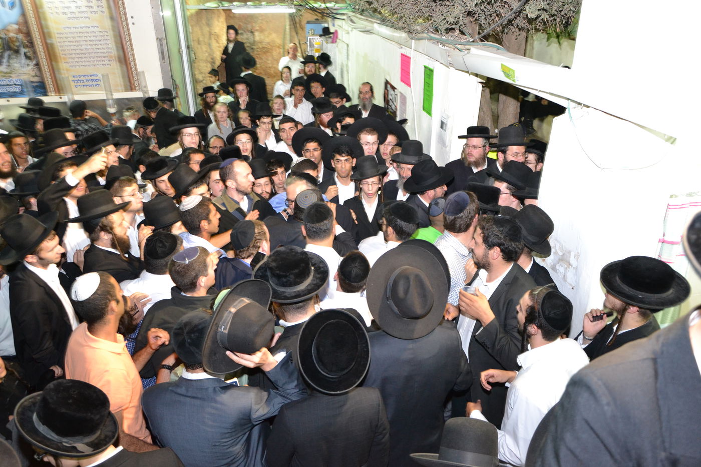 גלריה: אלפים בהילולת שמעון הצדיק